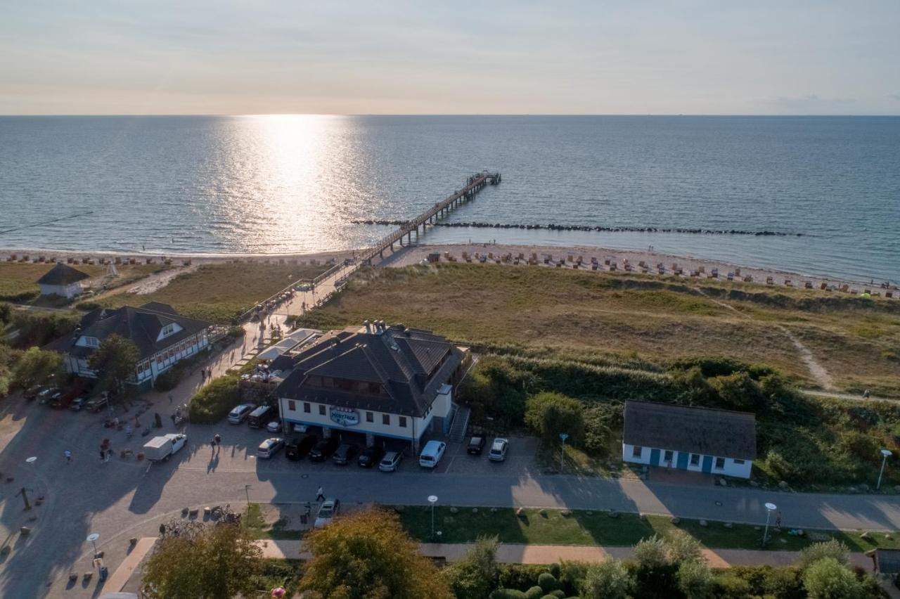 Moby Dick Hotel & Ferienwohnungen Wustrow  Esterno foto