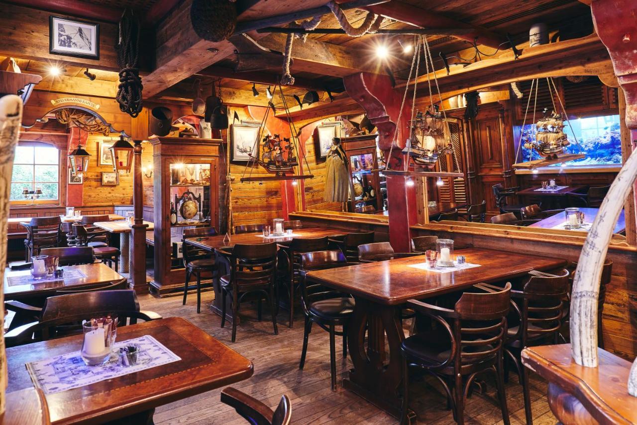 Moby Dick Hotel & Ferienwohnungen Wustrow  Esterno foto