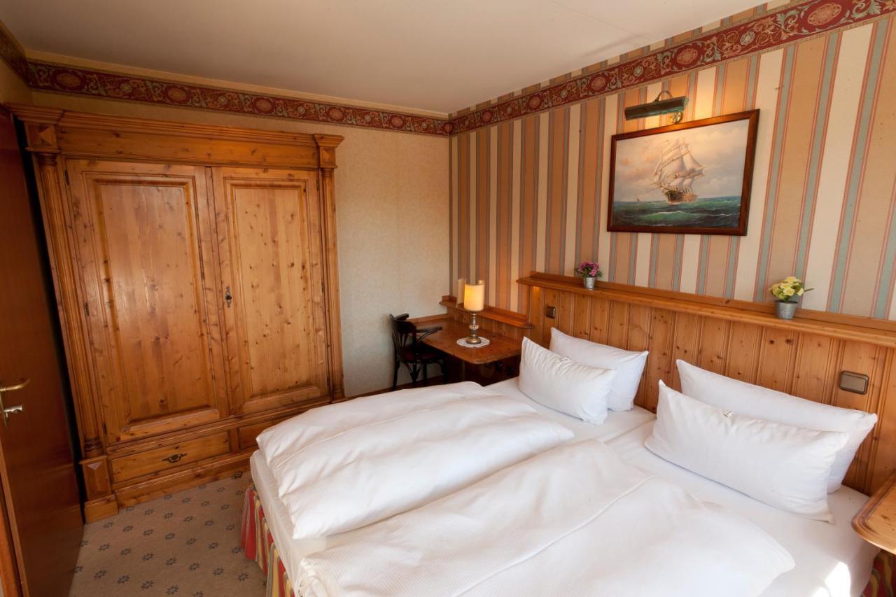 Moby Dick Hotel & Ferienwohnungen Wustrow  Esterno foto